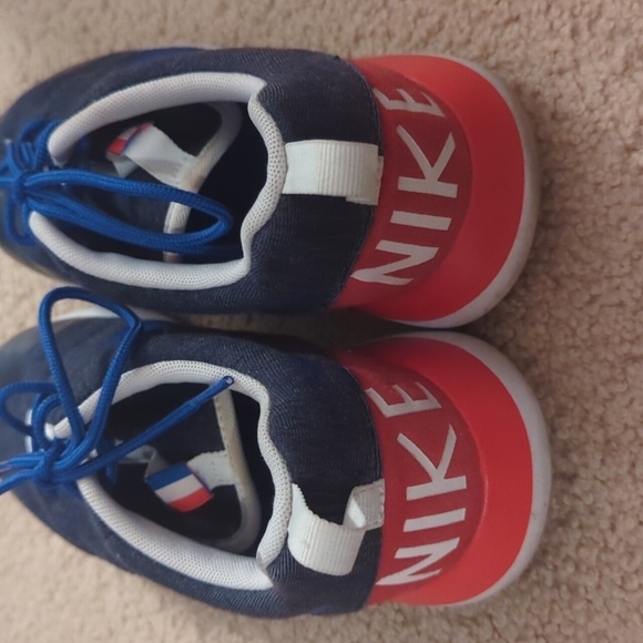 Nike Tech fleece Rosherun NM W SP Size 6 Youth - Picture 3 of 8